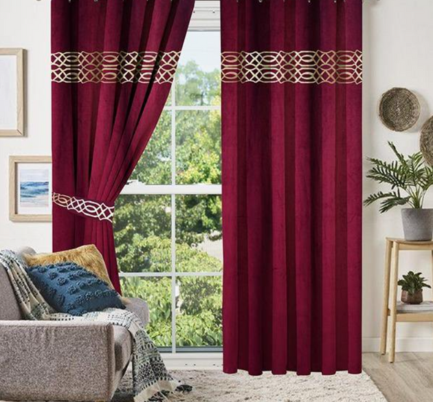 LUXURY SPLENDID VELVET CURTAINS ( LENGTH : 254 CM , WIDTH : 137 CM ) _ MAROON & OFFWHITE