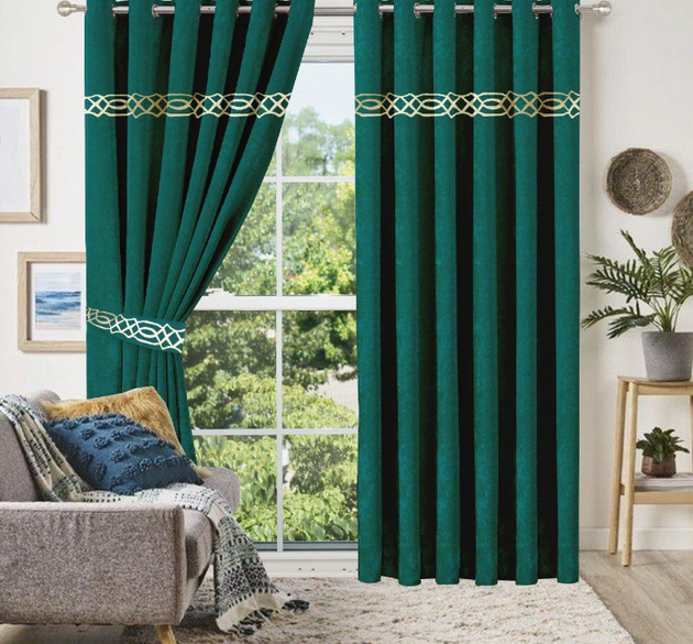 LUXURY SPLENDID VELVET CURTAINS ( LENGTH : 254 CM , WIDTH : 137 CM ) _  GREEN & OFFWHITE