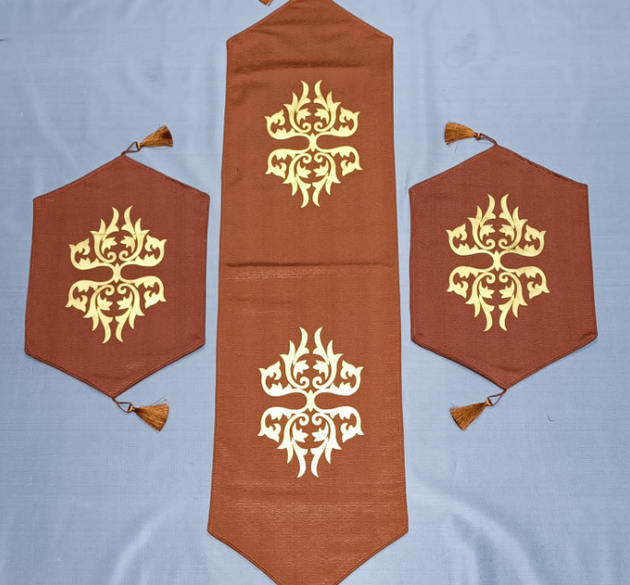 3 PCS TABLE RUNNER MAT SET ( 1 RUNNER & 2 MAT ) _ SIZE OF RUNNER 52/12 INCHES AND SIZE OF MAT 18/12 INCHES