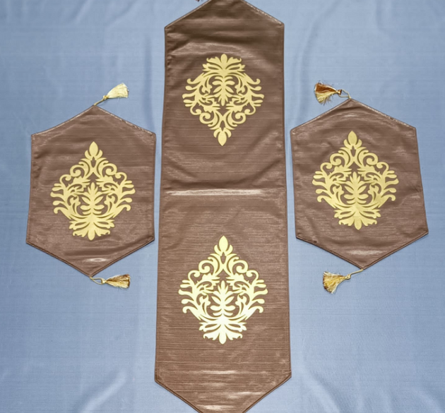 3PCS TABLE RUNNER MAT SET ( 1 RUNNER & 2 MAT ) _ SIZE OF RUNNER 52 /12 INCHES & SIZE OF MAT 18 /12 INCHES